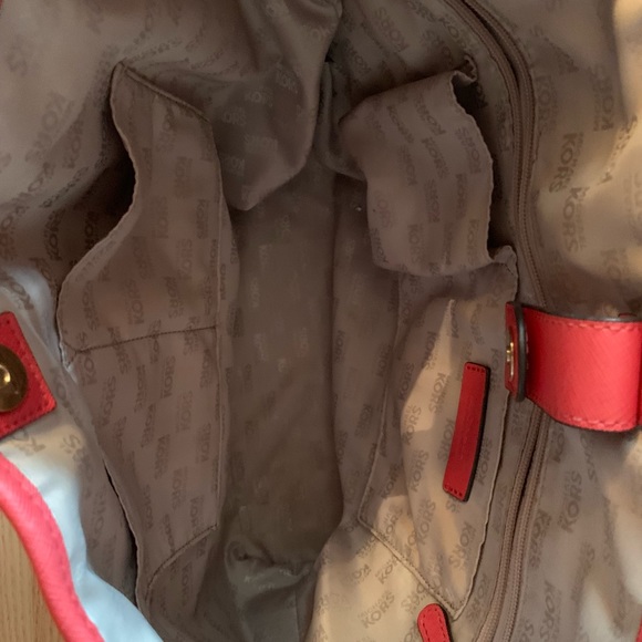 Micheal Kors Coral Tote - Picture 3 of 4